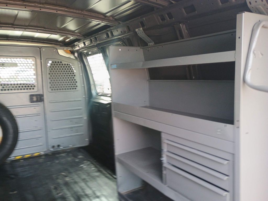 2013 GMC Savana Image 6