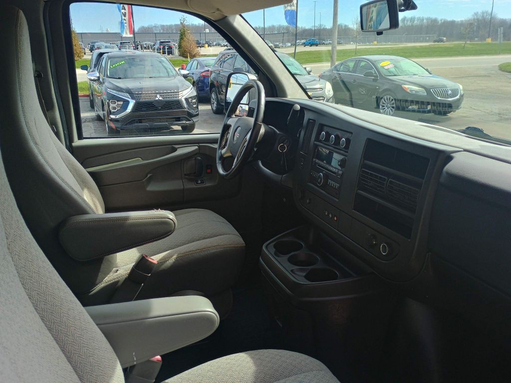 2013 GMC Savana Image 7