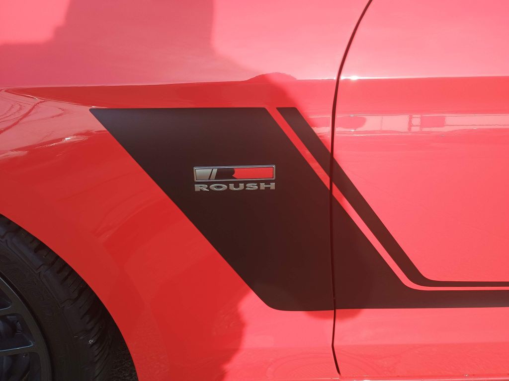 2017 Ford Mustang Image 2