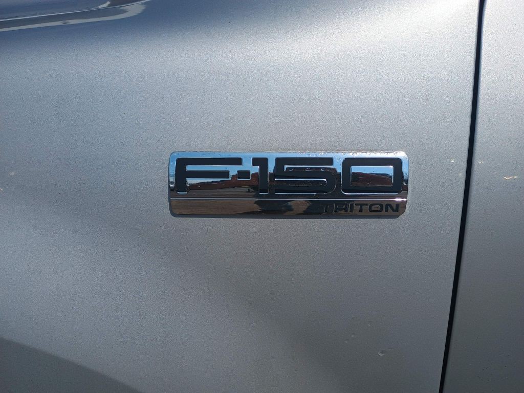 2004 Ford F-150 Image 2