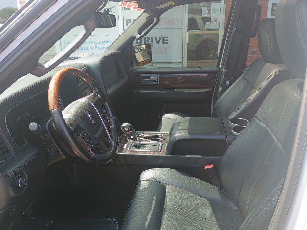 2017 Lincoln Navigator Image 7