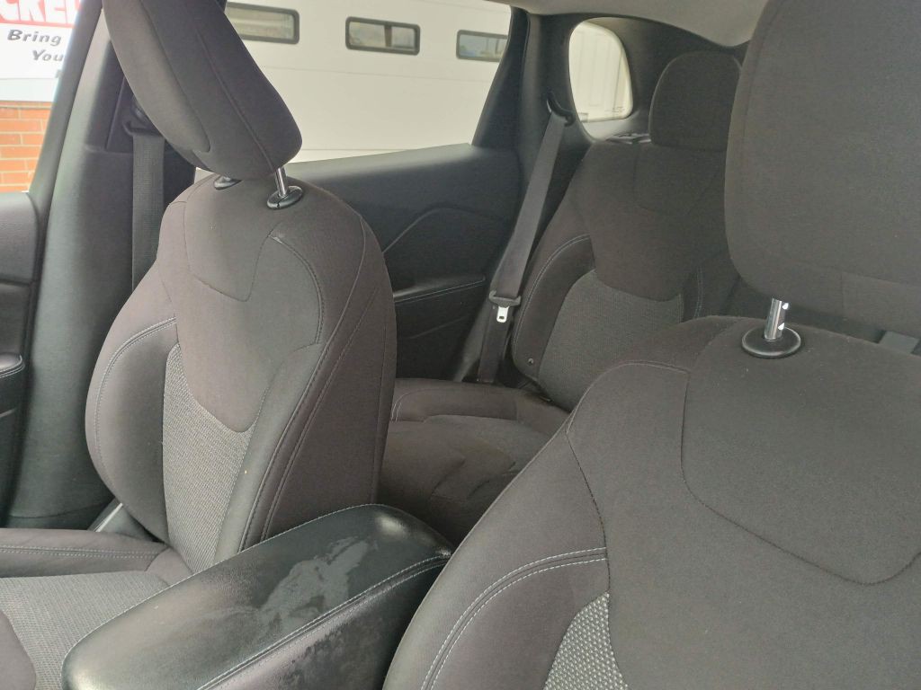 2019 Jeep Cherokee Image 8