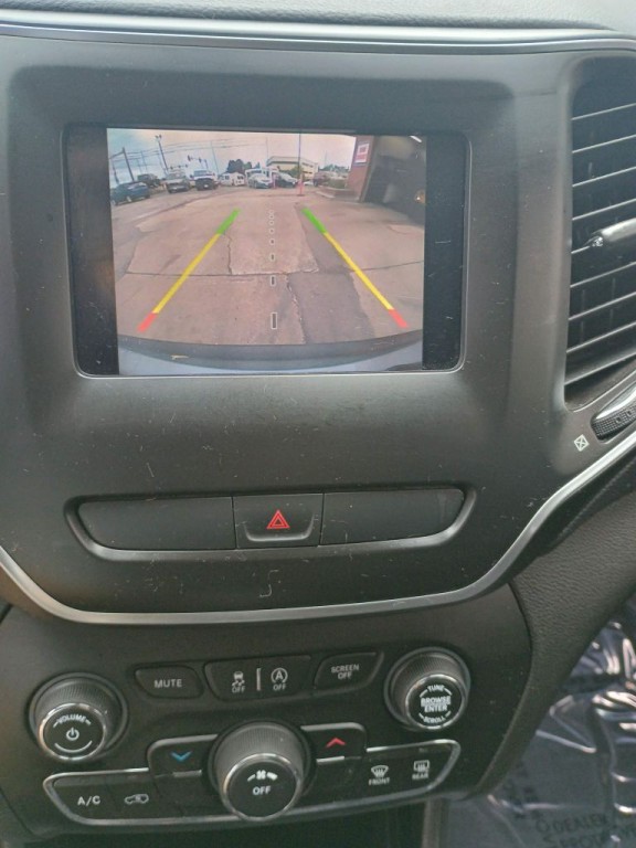 2019 Jeep Cherokee Image 10