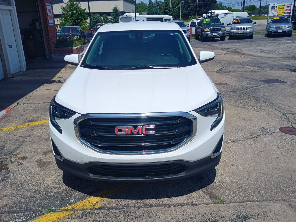 2020 GMC Terrain Image 2