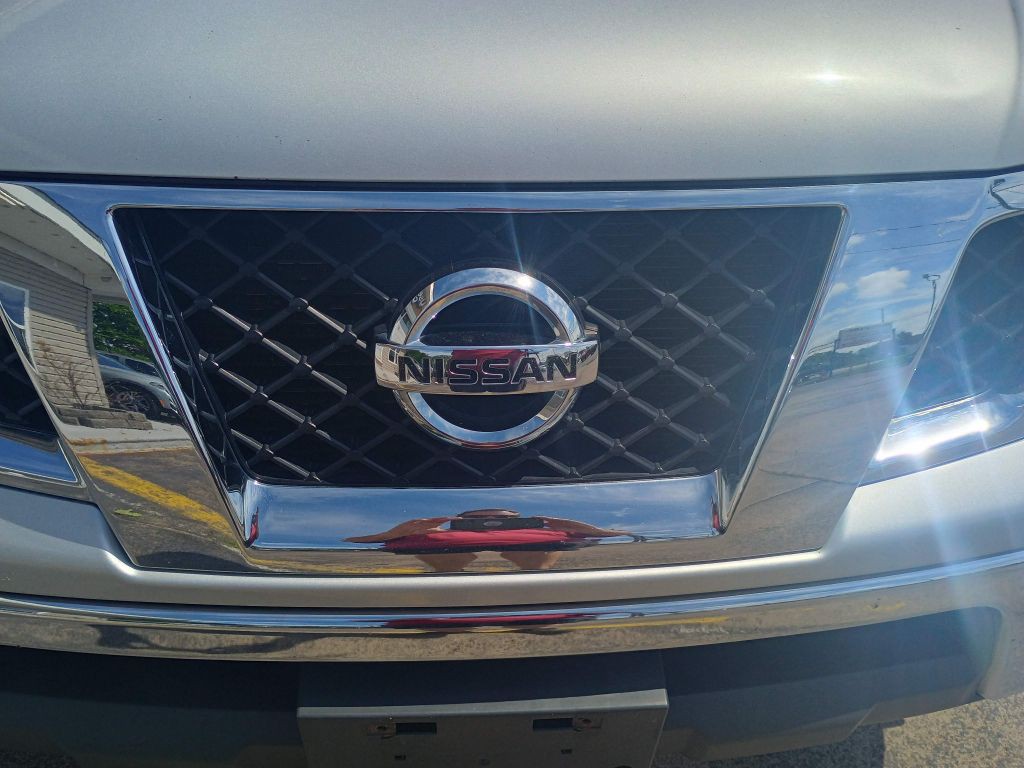 2016 Nissan Frontier Image 3