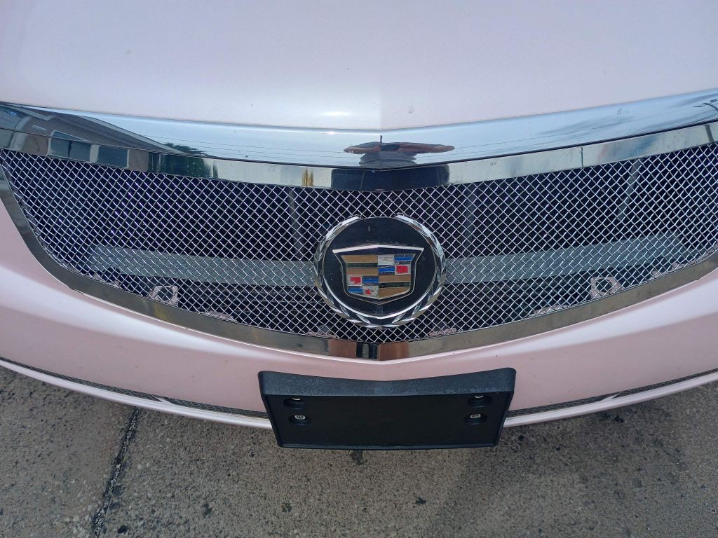 2010 Cadillac DTS Image 5