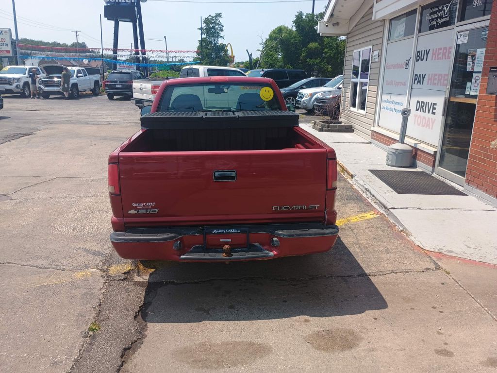 1998 Chevrolet S10 Image 4
