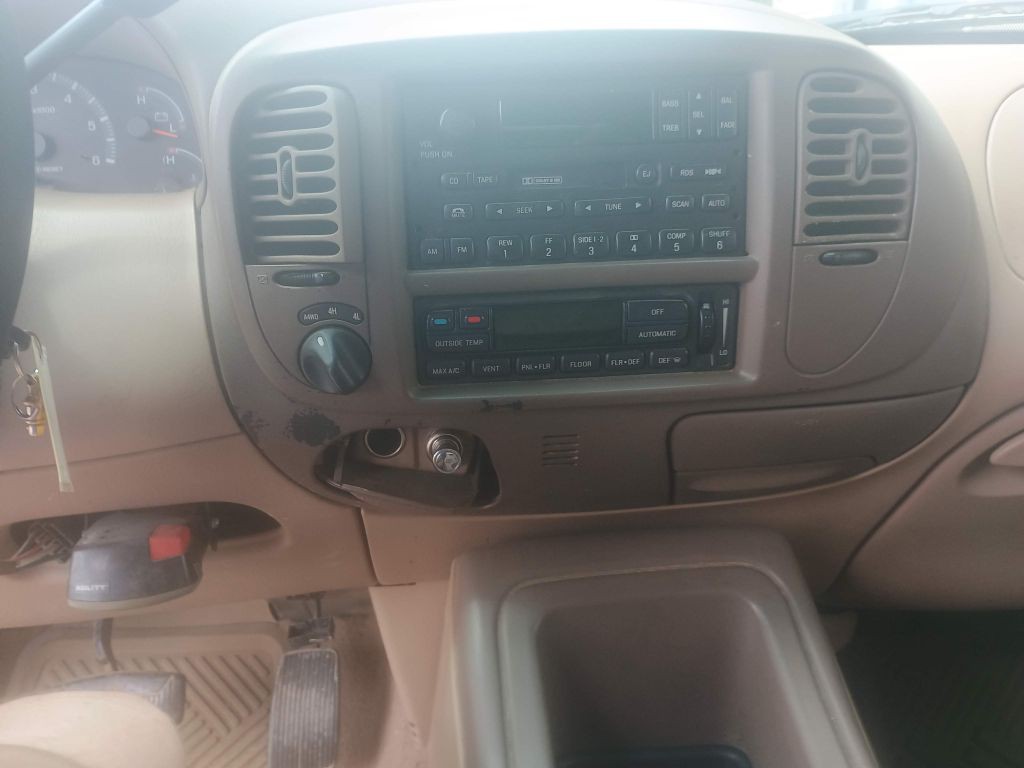 1999 Ford Expedition Image 8