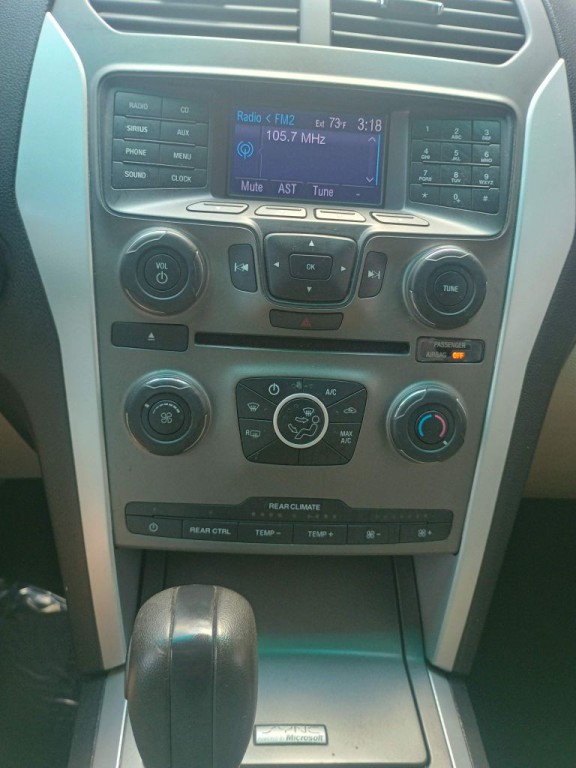 2013 Ford Explorer Image 9