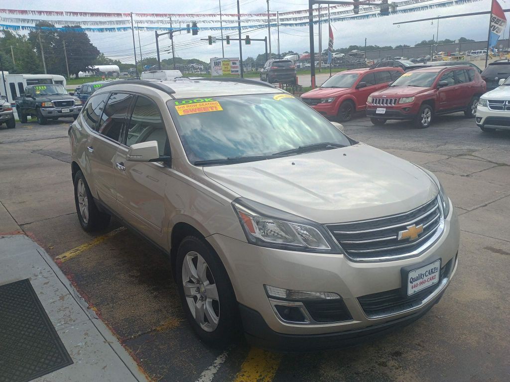 2017 Chevrolet Traverse Image 2