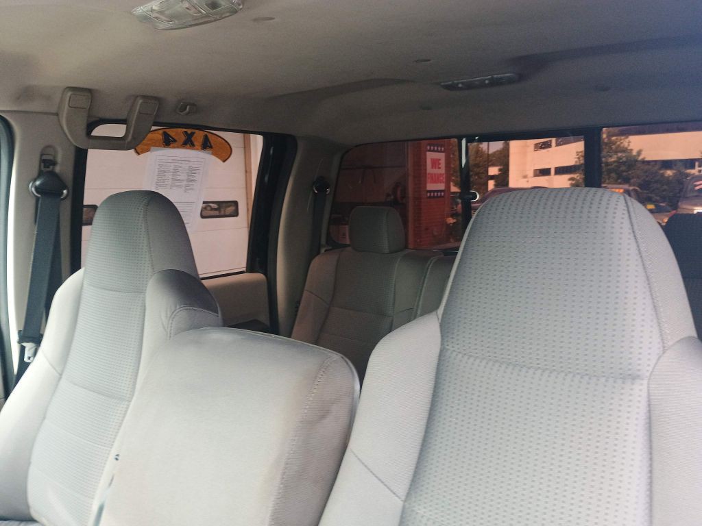 2010 Ford F-250 Image 9