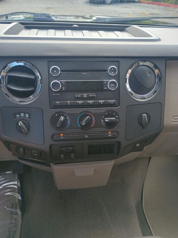 2010 Ford F-250 Image 11