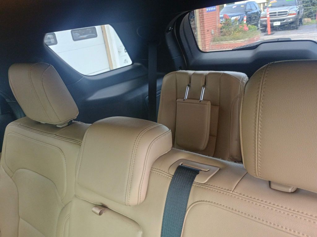 2017 Ford Explorer Image 12