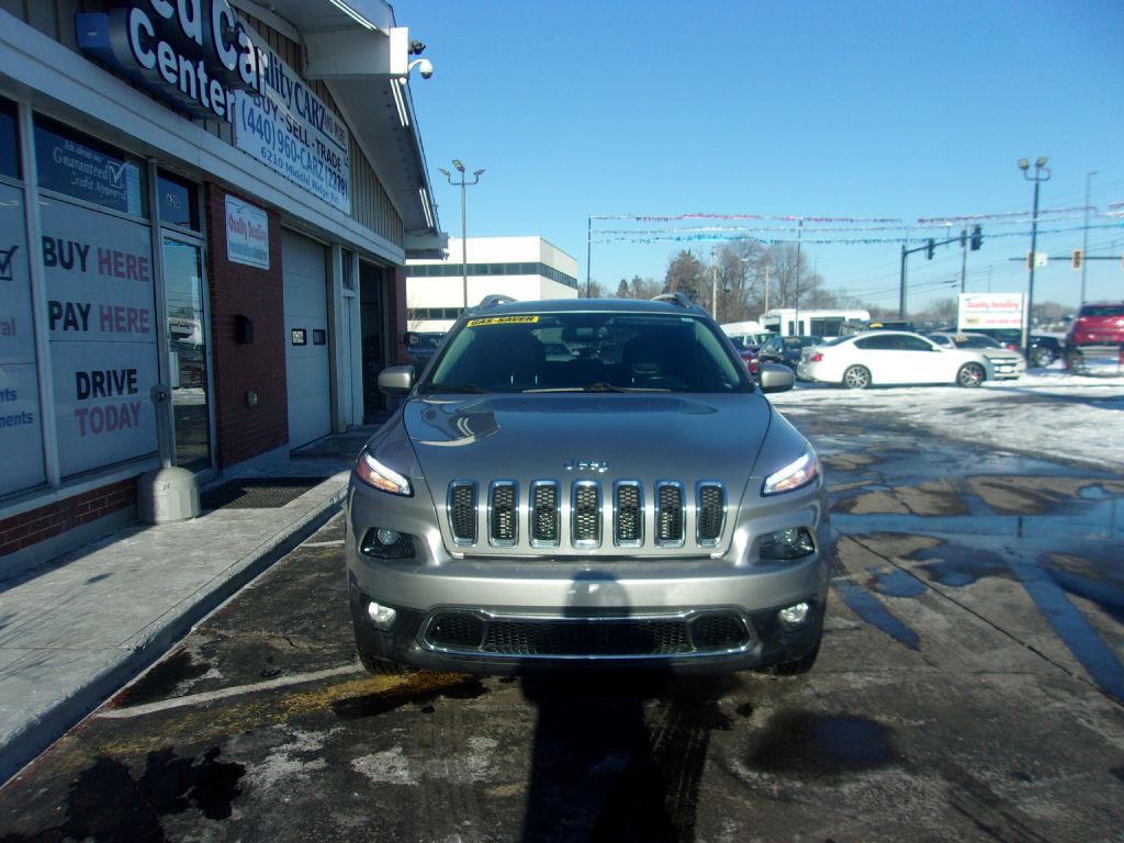 2017 Jeep Cherokee Image 2