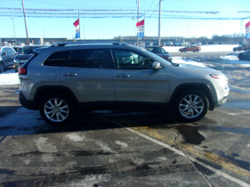 2017 Jeep Cherokee Image 3
