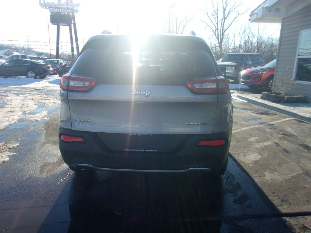2017 Jeep Cherokee Image 4