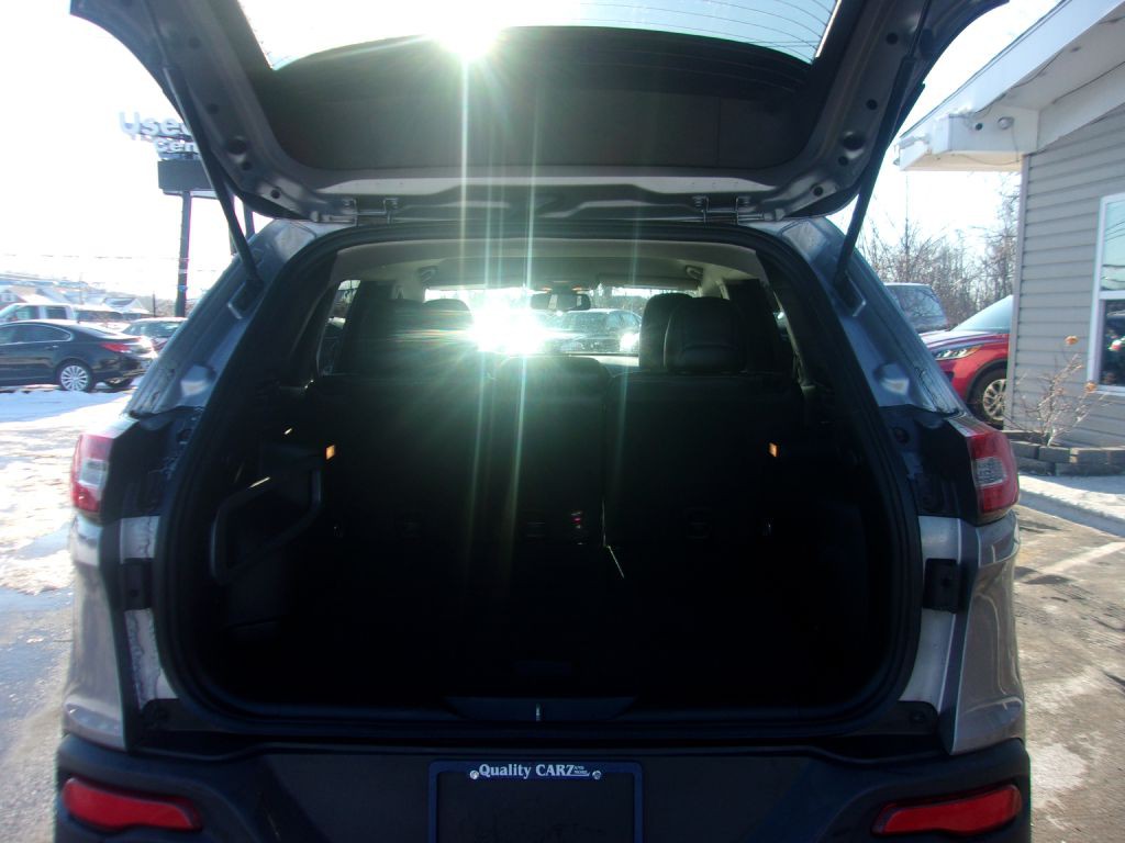 2017 Jeep Cherokee Image 5