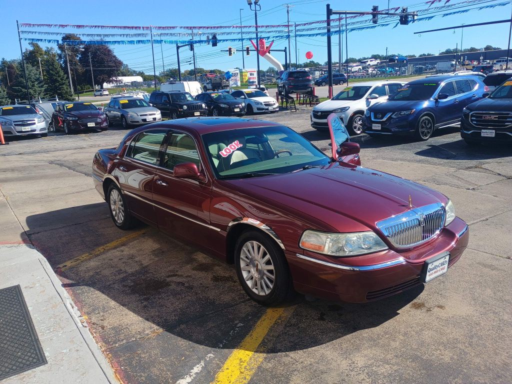 2004 Lincoln Town Car Image 3