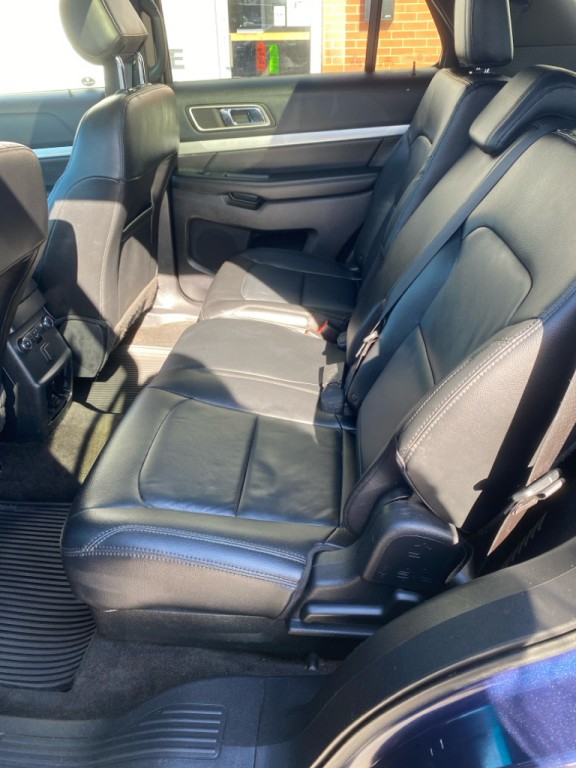2016 Ford Explorer Image 16