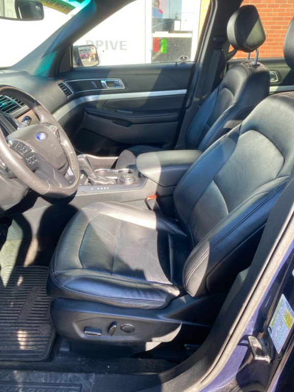 2016 Ford Explorer Image 18