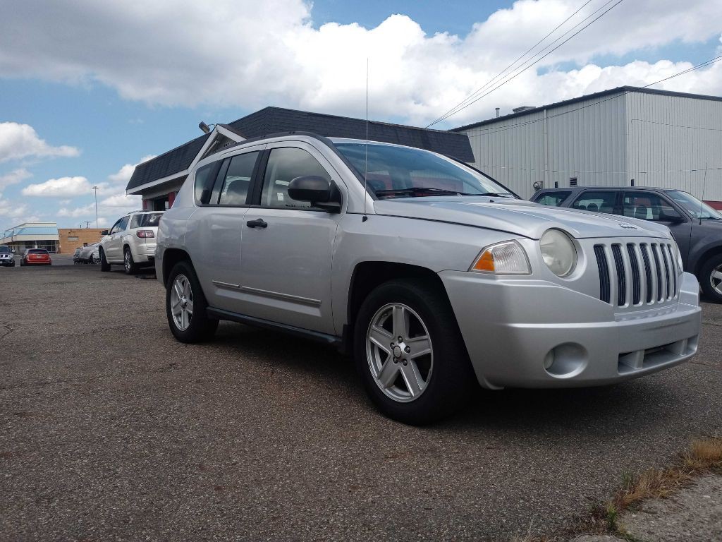 2008 Jeep Compass Image 2