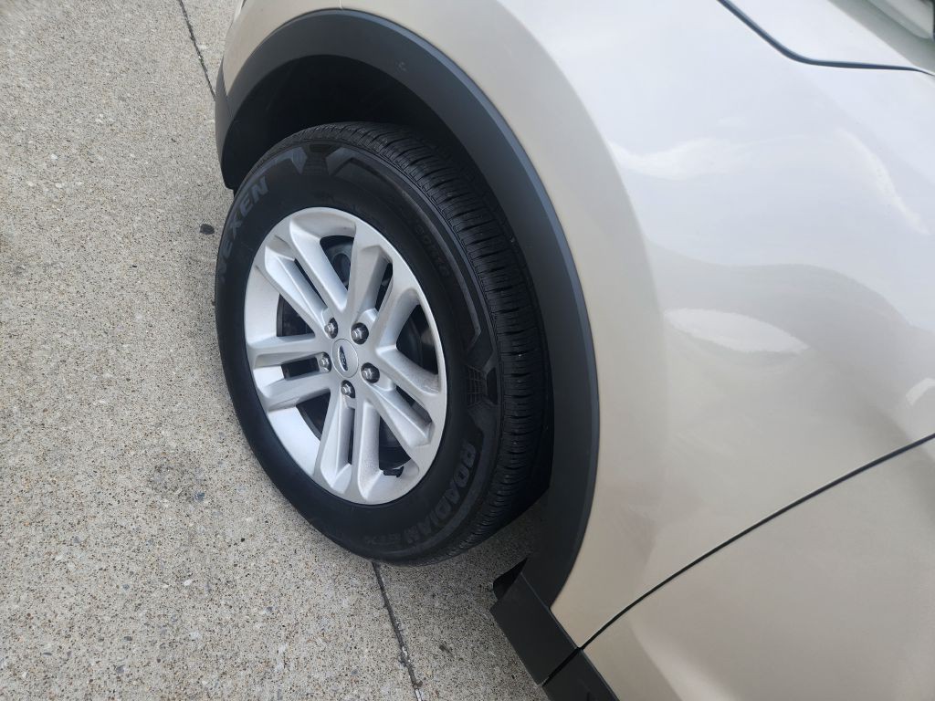 2017 Ford Explorer Image 4