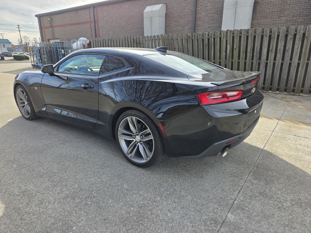 2017 Chevrolet Camaro Image 3