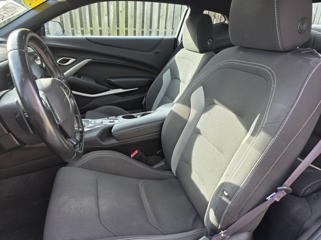 2017 Chevrolet Camaro Image 10