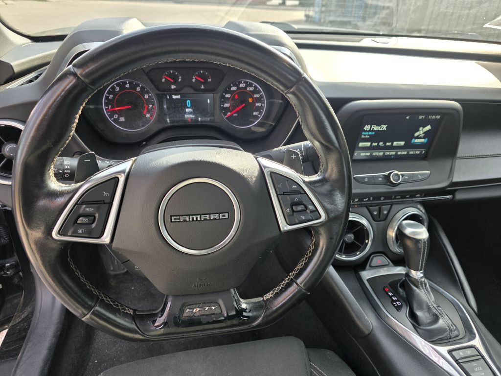 2017 Chevrolet Camaro Image 12