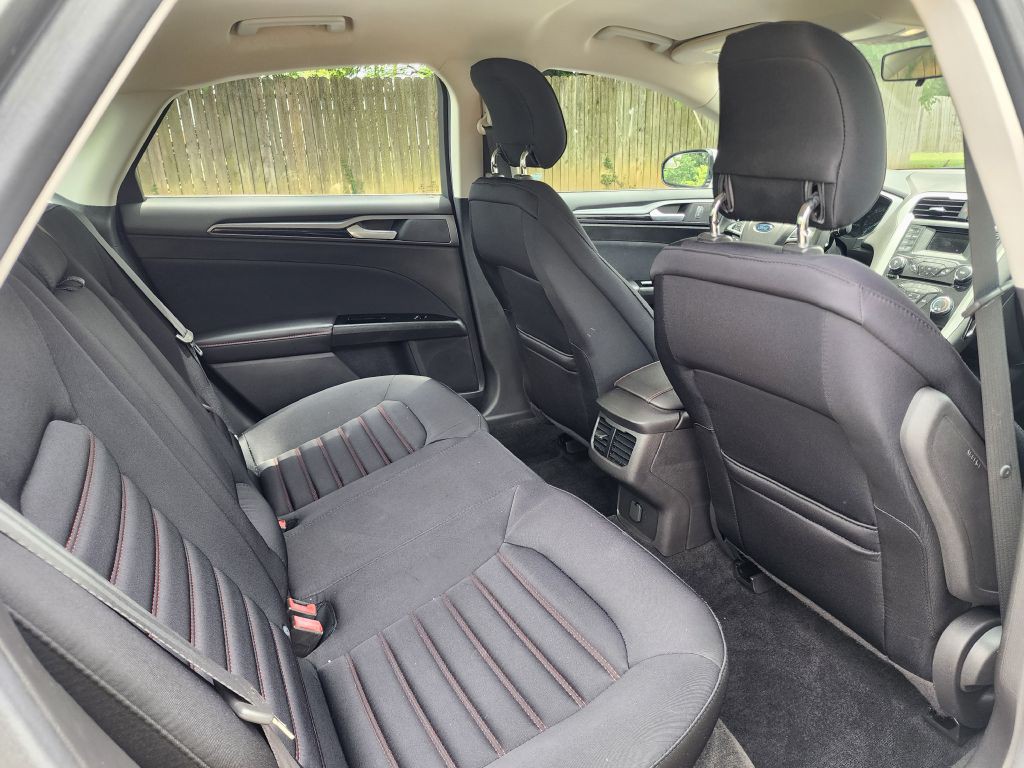 2014 Ford Fusion Image 16