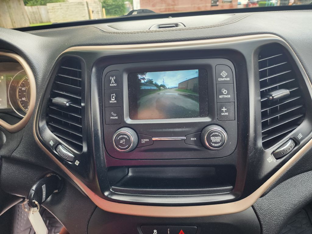 2018 Jeep Cherokee Image 15