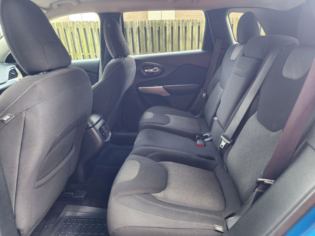 2018 Jeep Cherokee Image 16