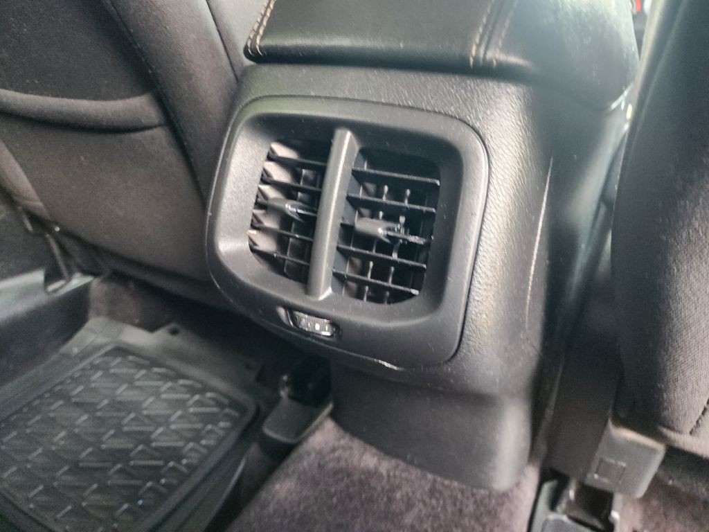 2018 Jeep Cherokee Image 19