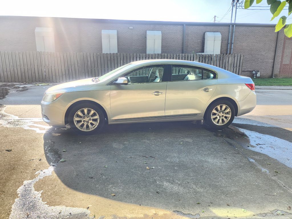 2013 Buick Lacrosse Image 2