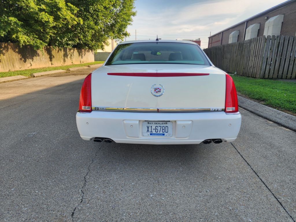 2007 Cadillac DTS Image 4