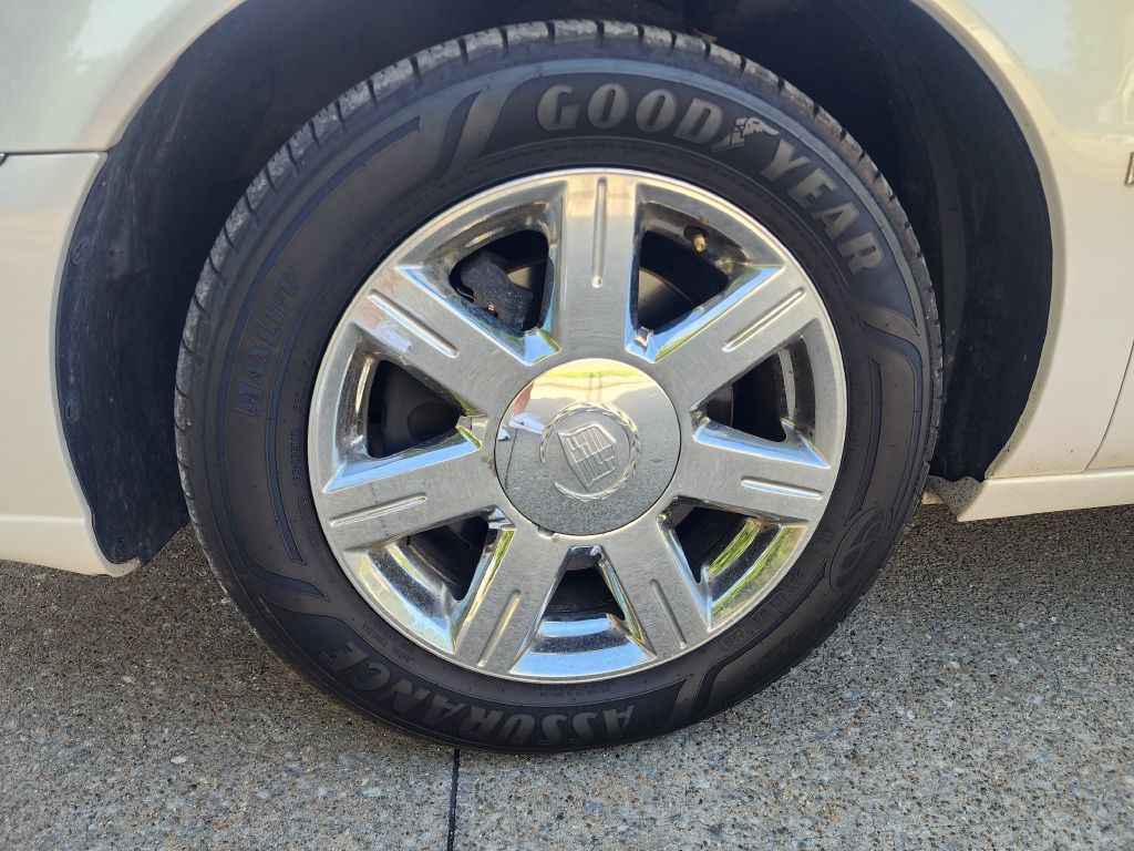 2007 Cadillac DTS Image 9