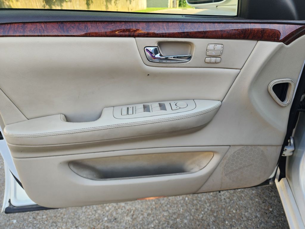 2007 Cadillac DTS Image 10
