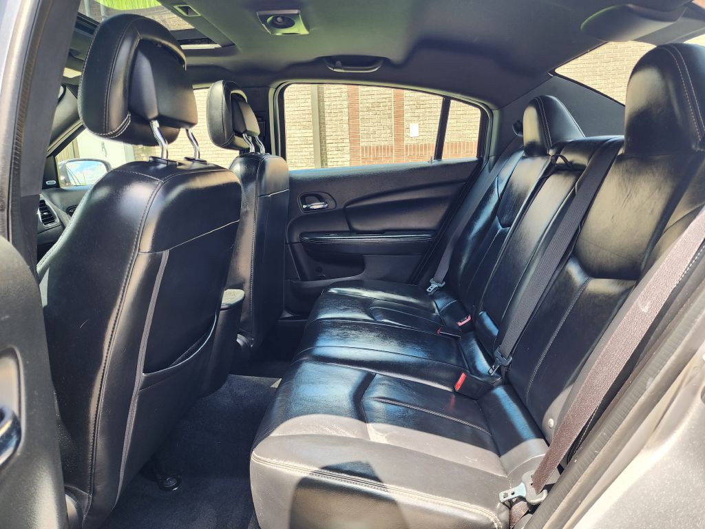 2014 Chrysler 200 Image 16