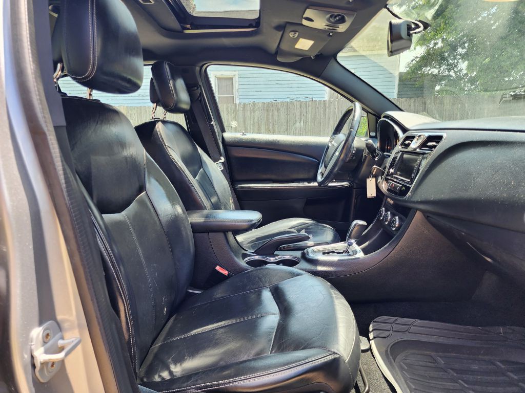 2014 Chrysler 200 Image 18