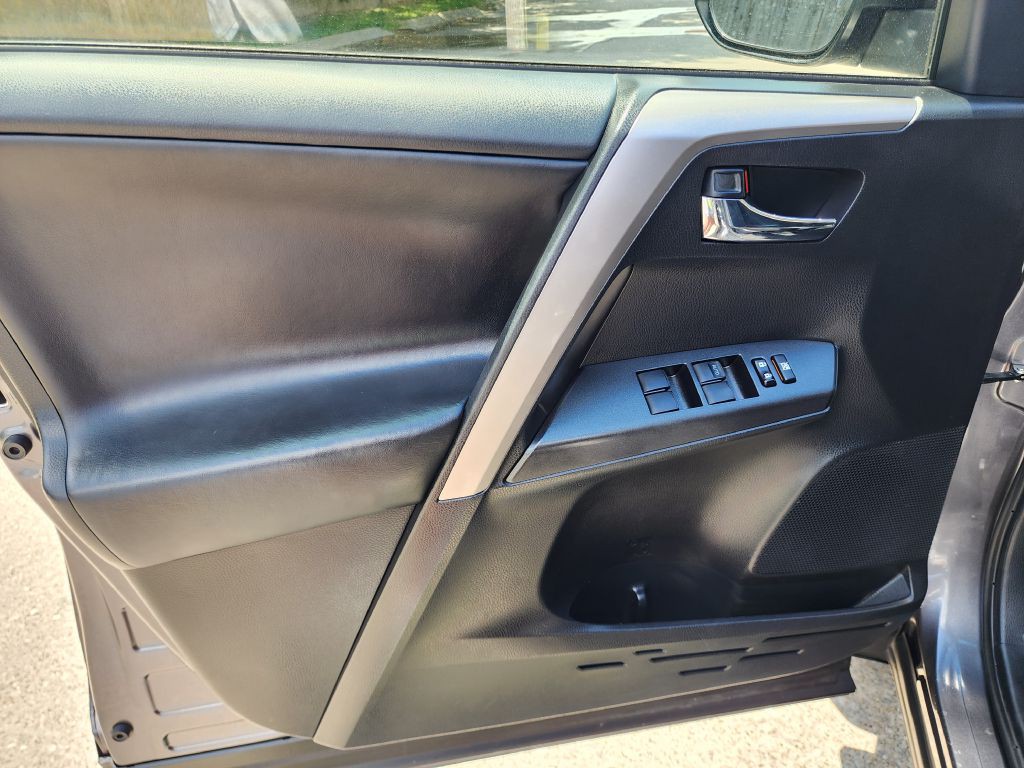 2018 Toyota Rav4 Image 10