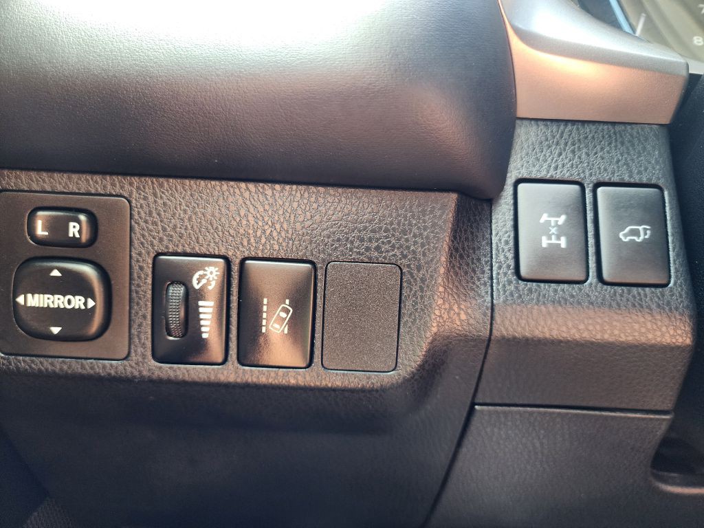 2018 Toyota Rav4 Image 17
