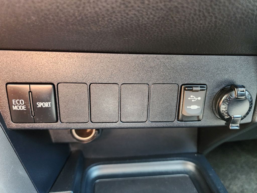 2018 Toyota Rav4 Image 18