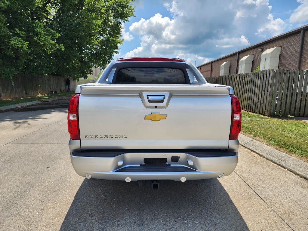 2013 Chevrolet Avalanche Image 4