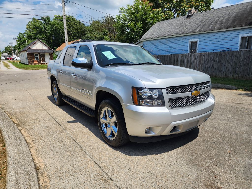 2013 Chevrolet Avalanche Image 7