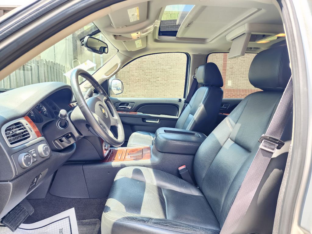 2013 Chevrolet Avalanche Image 10