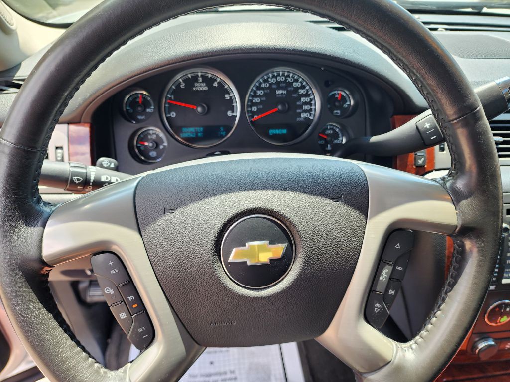2013 Chevrolet Avalanche Image 12