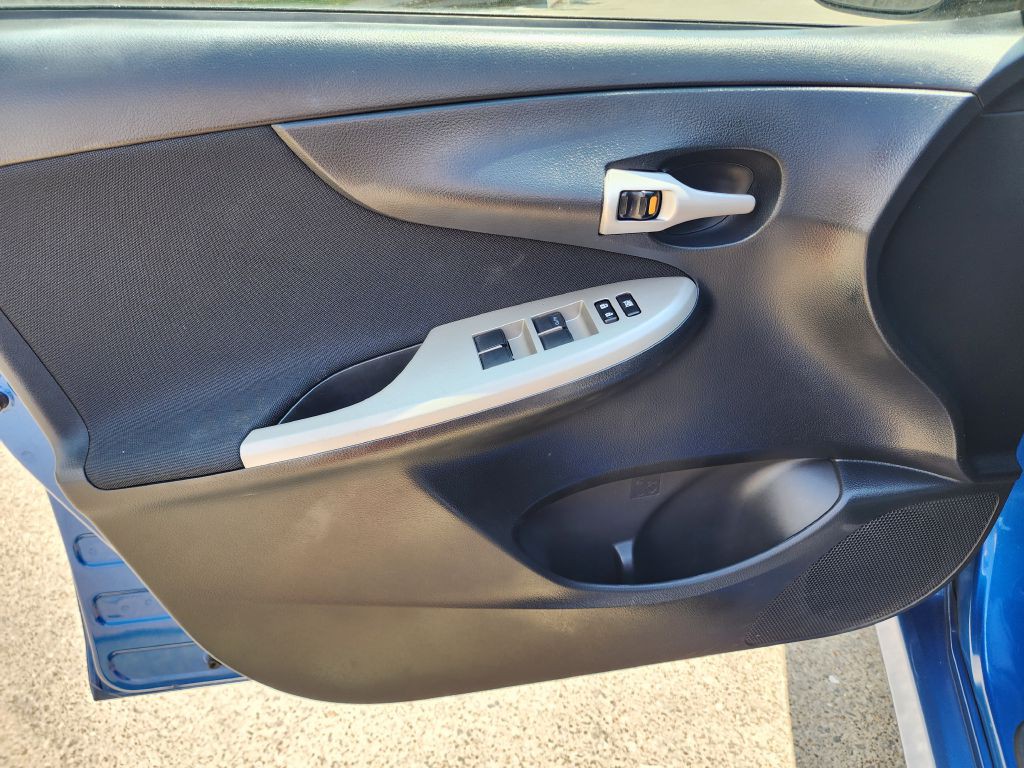 2010 Toyota Corolla Image 10