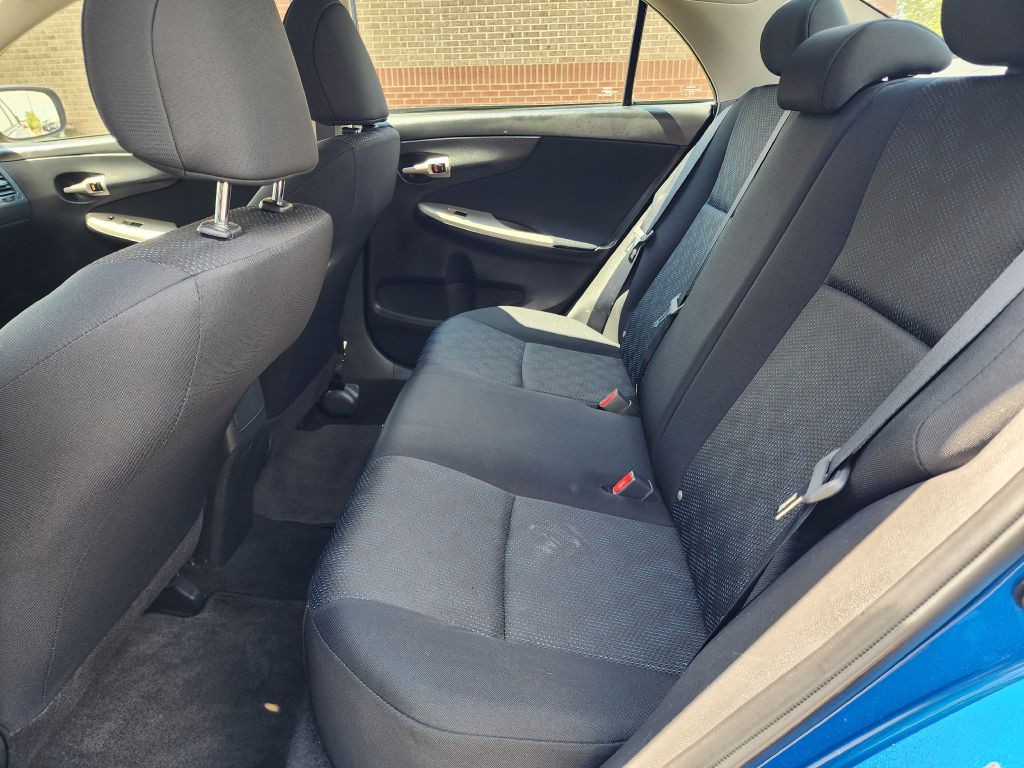 2010 Toyota Corolla Image 12