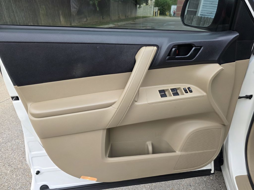 2012 Toyota Highlander Image 9
