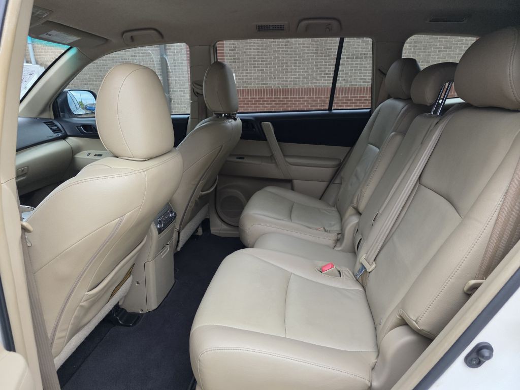 2012 Toyota Highlander Image 14